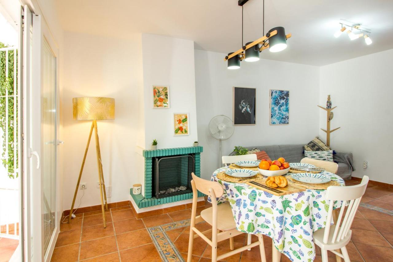 A Cozy And Elegant Townhouse Across The Beach Torre de Benagalbon Eksteriør bilde