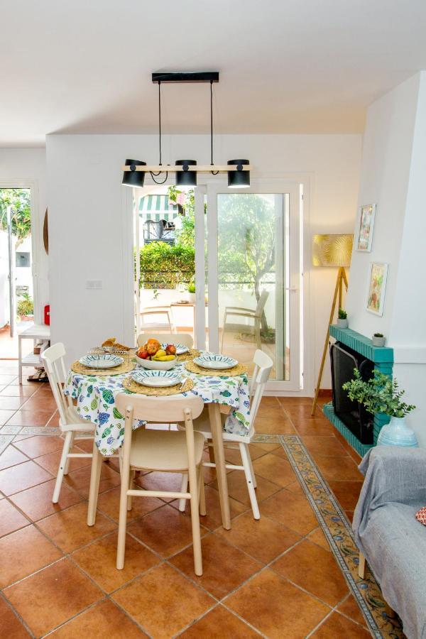 A Cozy And Elegant Townhouse Across The Beach Torre de Benagalbon Eksteriør bilde