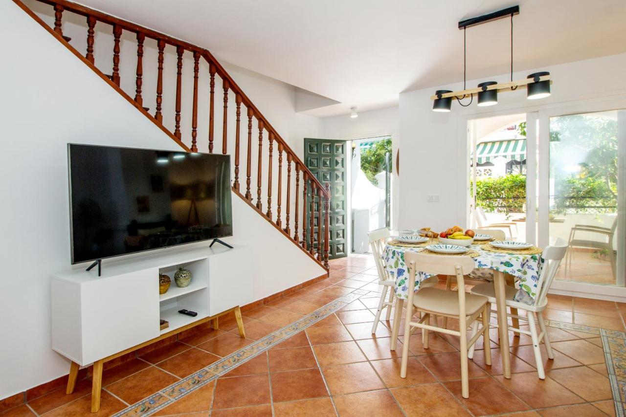 A Cozy And Elegant Townhouse Across The Beach Torre de Benagalbon Eksteriør bilde
